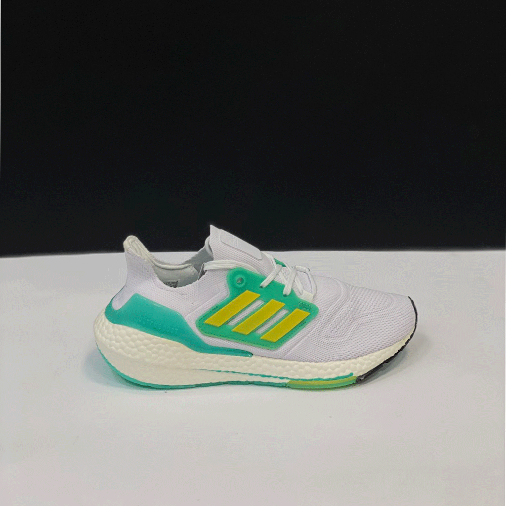 11 کتونی رانینگ آدیداس ULTRA BOOST Light - Image 1
