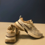 نایک وی 2 کی ران قهوه ای Nike V2K Run Light Orewood Brown - Image 2