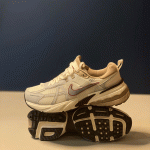 نایک وی 2 کی ران قهوه ای Nike V2K Run Light Orewood Brown - Image 3