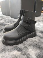 بوت زنانه مشکی رنگ زیره اج دار وسگگ esmara